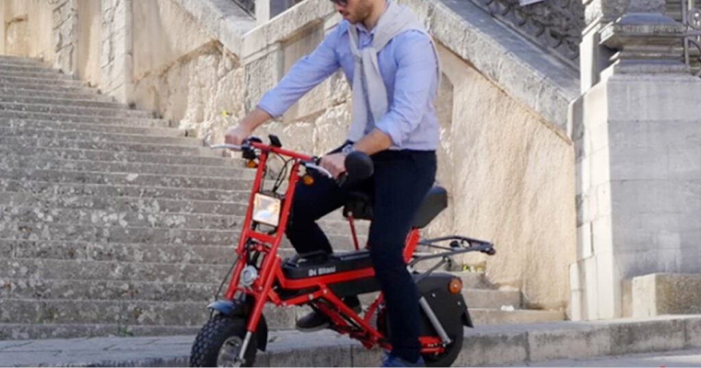 電動バイクの航続距離：折り畳み電動バイクがワンマン代行で活躍する理由